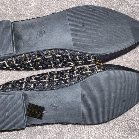 NEVER BEEN WORN!!! Black and gold flats - Picture 2 of 2